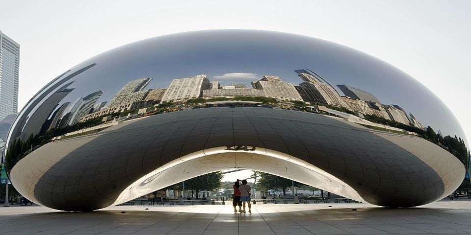 Anish Kapoor denuncia plagio de su obra Cloud Gate