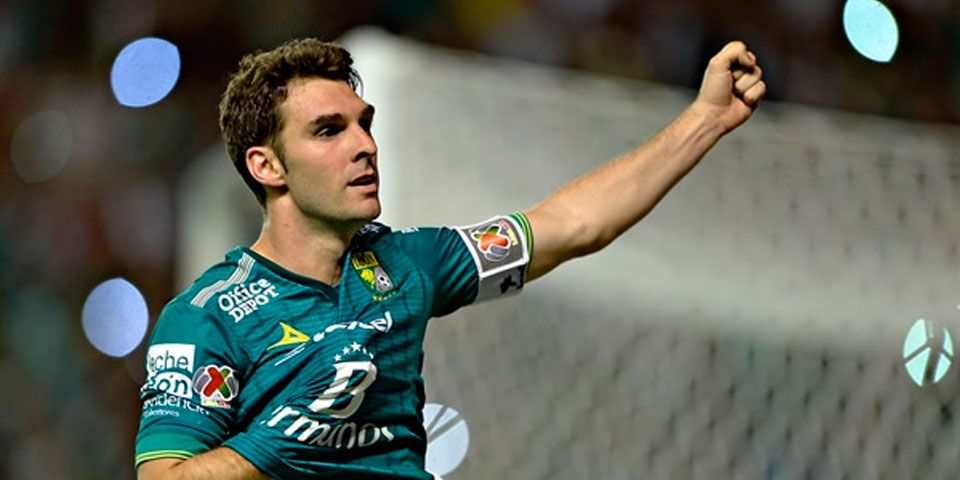 León sigue en ascenso y golea a Veracruz