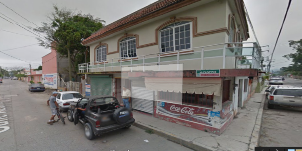 Balean e incendian periódico de Poza Rica