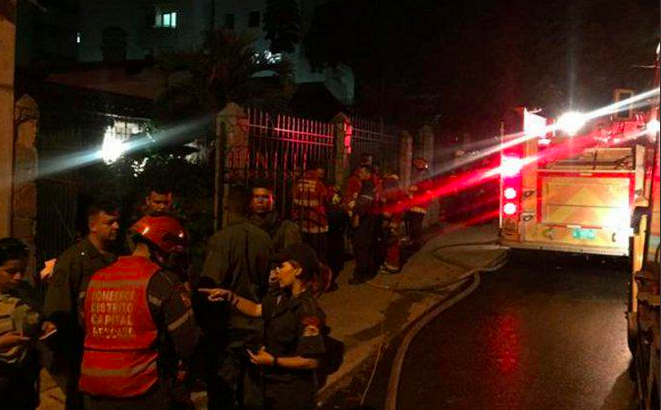 Mueren ocho en incendio de asilo de ancianos en Caracas