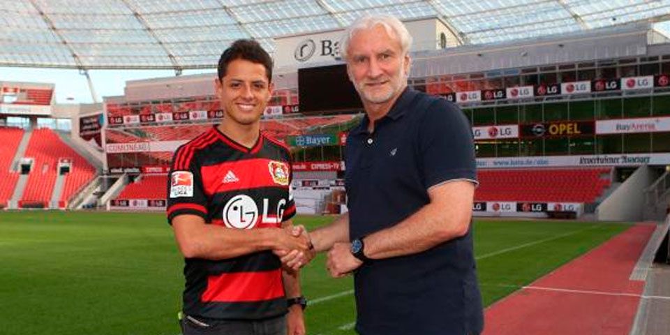 Chicharito ya es jugador del Leverkusen
