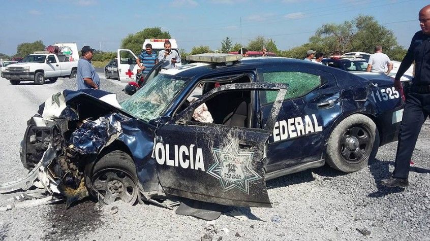 Dos muertos por choque entre patrulla y auto particular