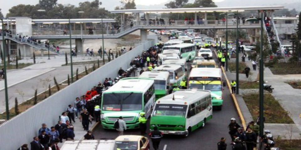 Microbuses no autorizados operan en ruta de la L12
