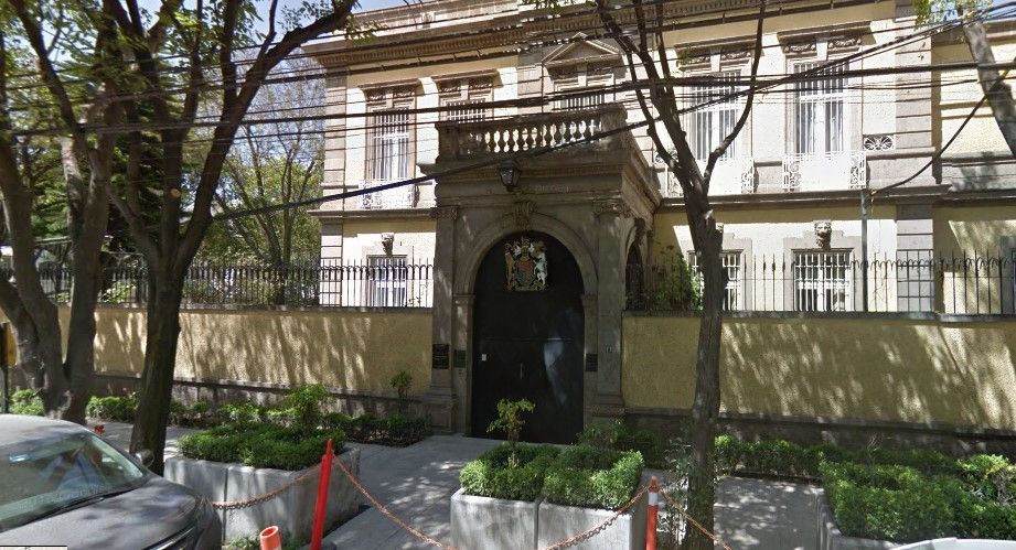 Embajada británica responde a mexicana que exige visa de matrimonio