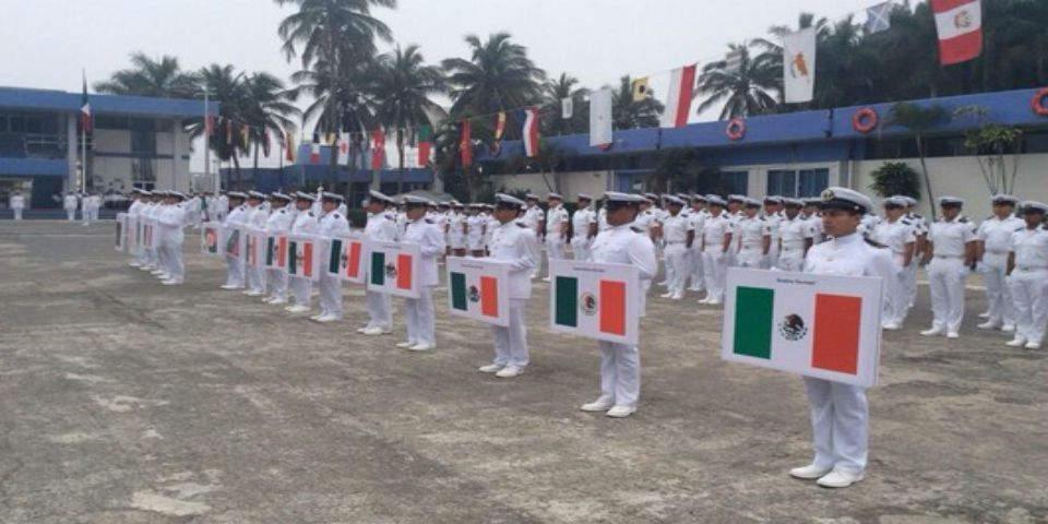 Cien estudiantes de Tampico intoxicados por alimentos descompuestos