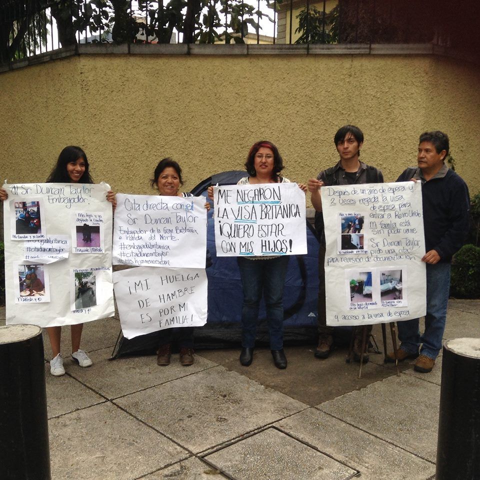 Entra en huelga de hambre para reunirse con su familia en Londres