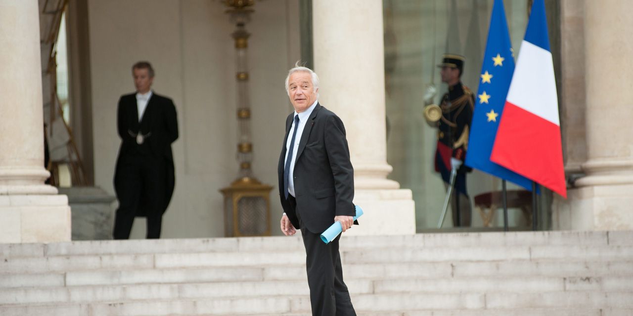 Dimite ministro del Trabajo de Francia