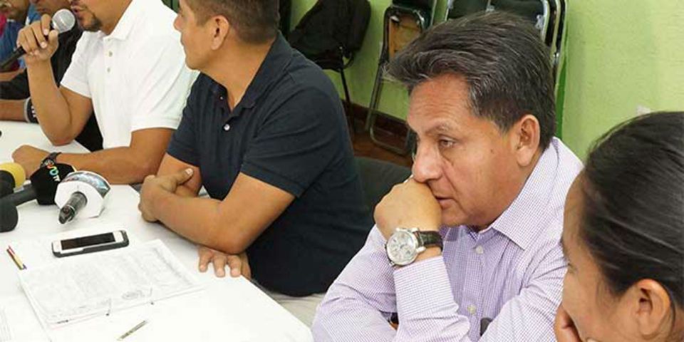 Líder sindical gana más de 100 mil pesos al mes