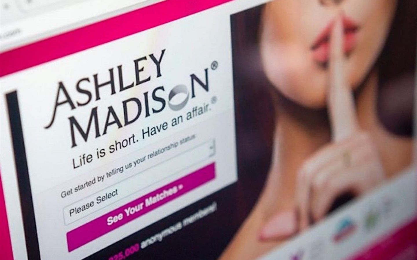 Usuarios demandan a Ashley Madison
