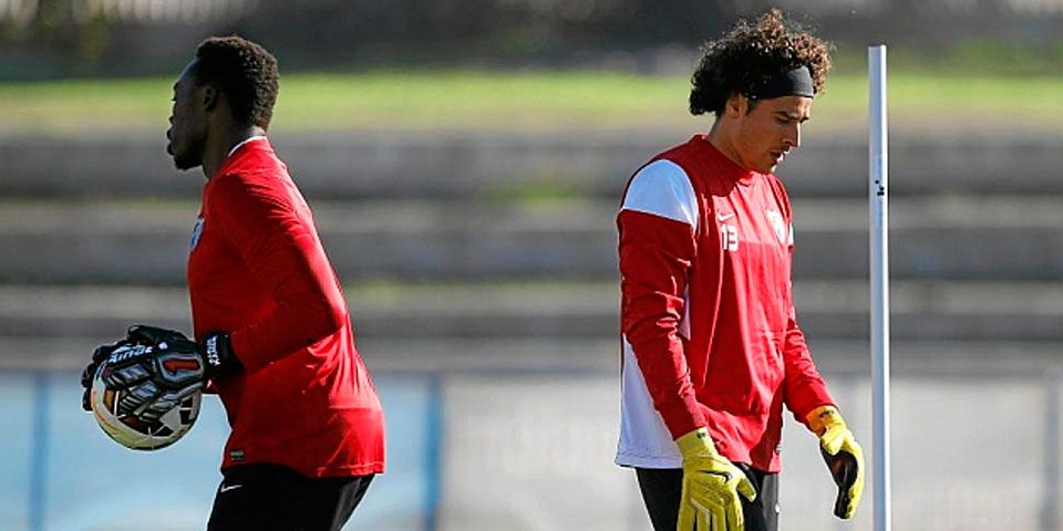 Ochoa no supo controlar el estar en la banca: Kameni