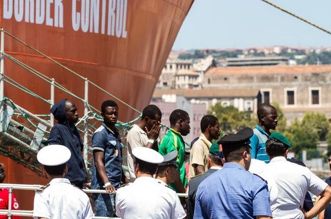 Cancelan festival por llegada de 49 migrantes muertos