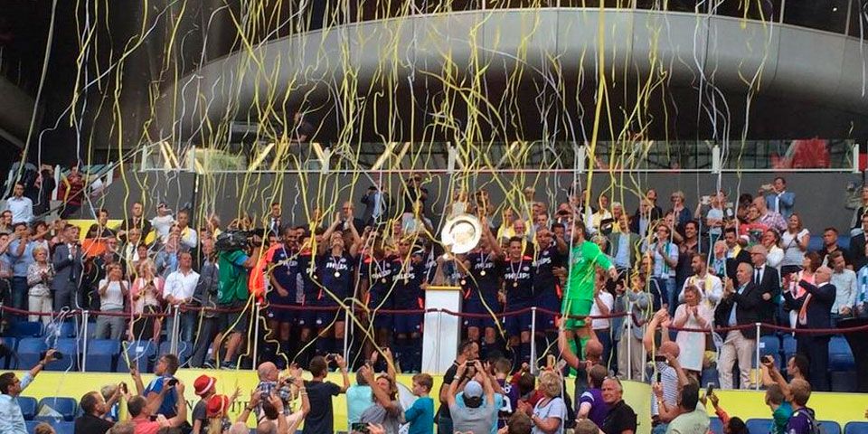 PSV y Guardado ganan la Supercopa de Holanda PSV y Guardado ganan la Supercopa de Holanda