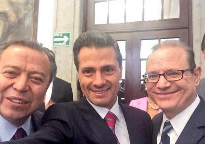 EPN se reúne con Camacho Quiroz en Los Pinos