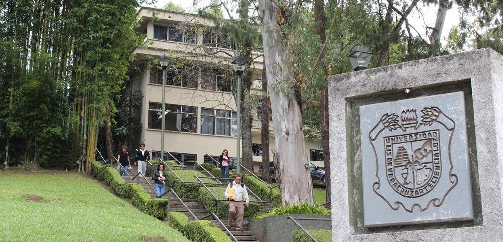 Exigen a Javier Duarte pagar 2 mil mdp a Universidad Veracruzana - Universidad-Veracruzana