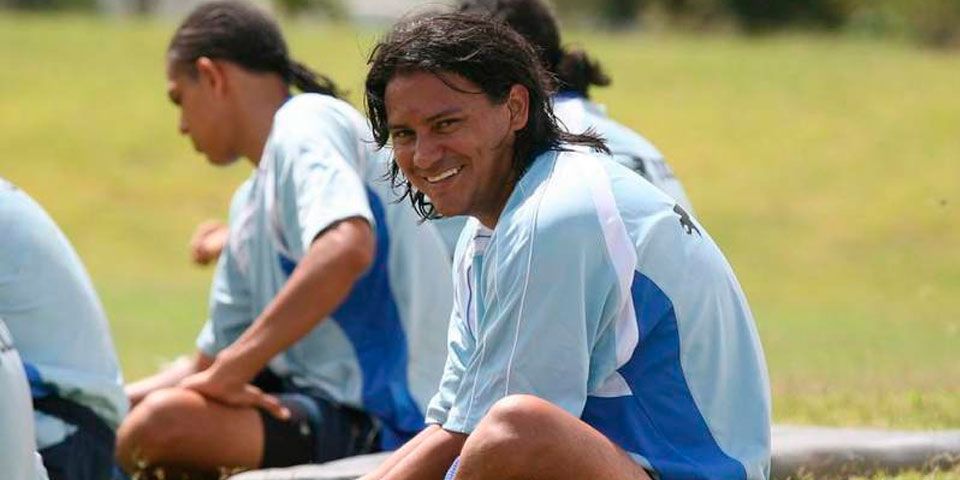 Asesinan a exfutbolista hondureño frente a su familia Asesinan a exfutbolista hondureño frente a su familia