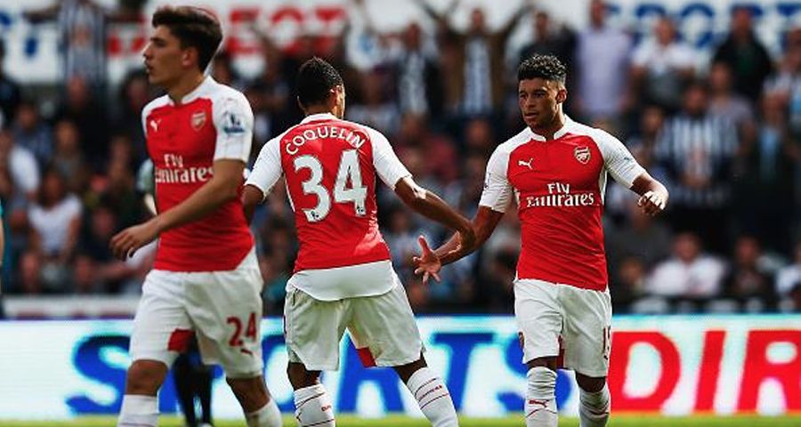 Un Arsenal sin brillo derrota a un Newcastle con 10