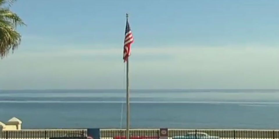 La bandera de EE. UU. vuelve a ondear en Cuba