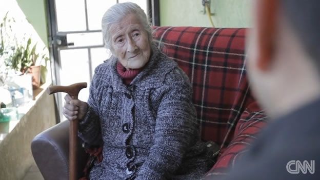 Encuentran feto dentro de mujer de 91 años
