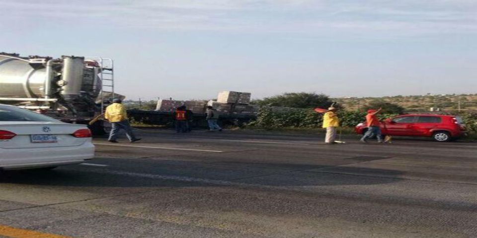 Choque múltiple en la Autopista México-Querétaro