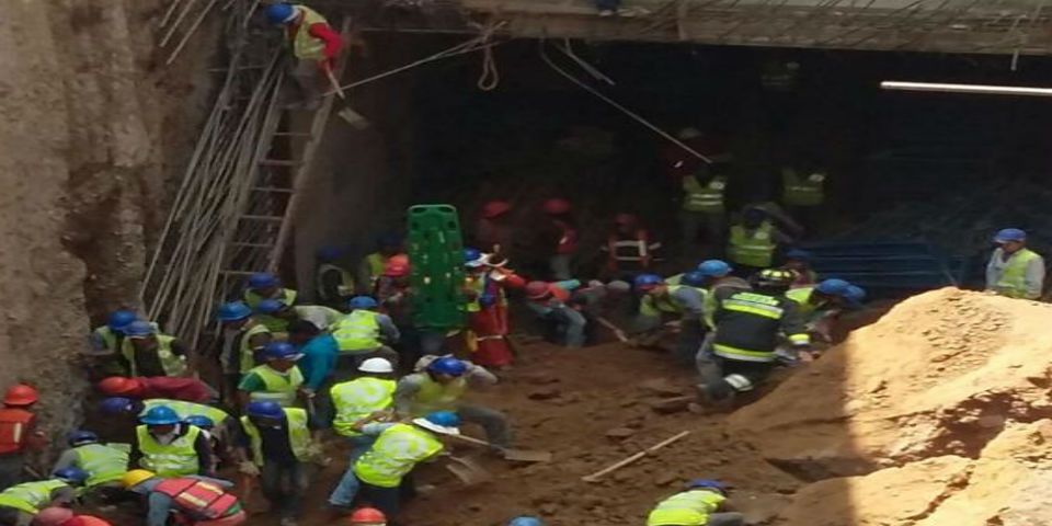 Derrumbe en Huixquilucan deja un muerto y tres heridos