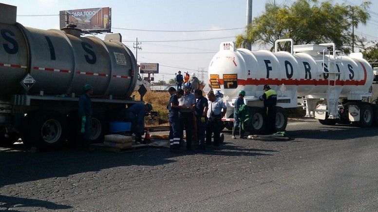 Atienden derrame de ácido clohorídrico en Nuevo León