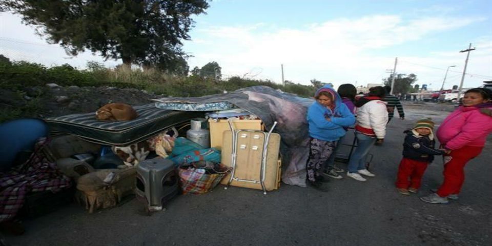 Desalojan a habitantes de predio irregular en Ecatepec