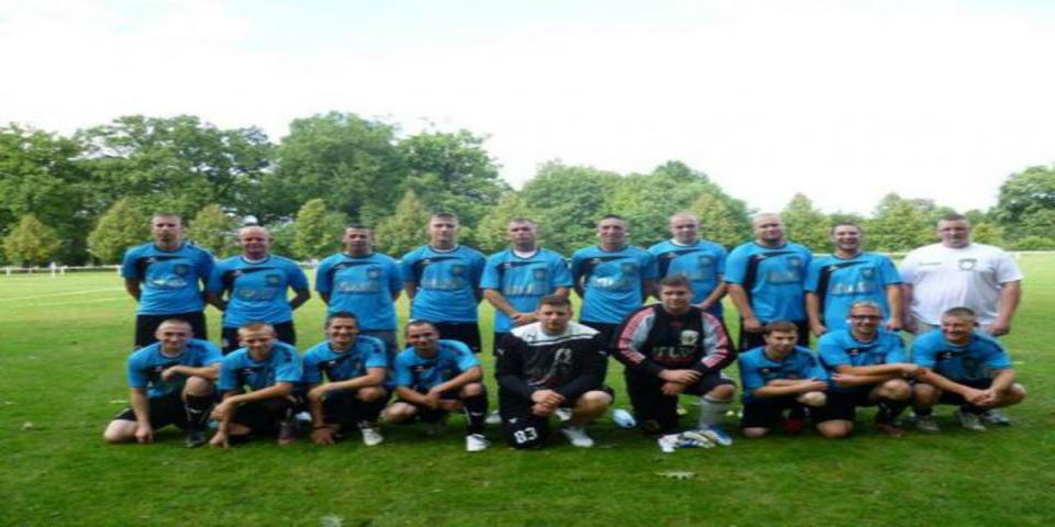 Buscan expulsar a equipo de futbol neonazi