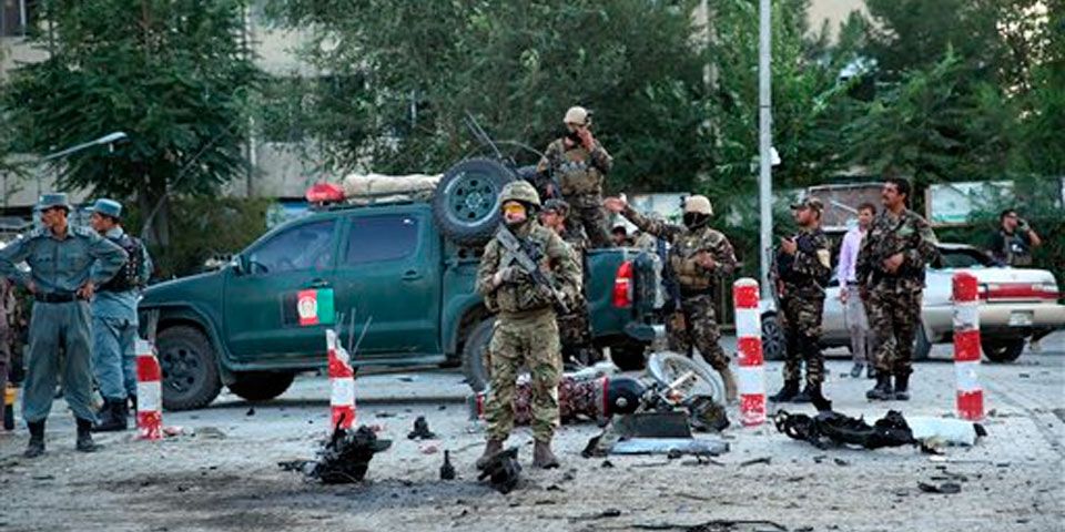 Ataque suicida deja 14 muertos en Afganistán