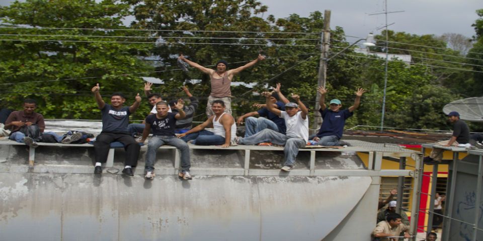 Reordenar la frontera sur tardará 3 sexenios: Mayans Canabal