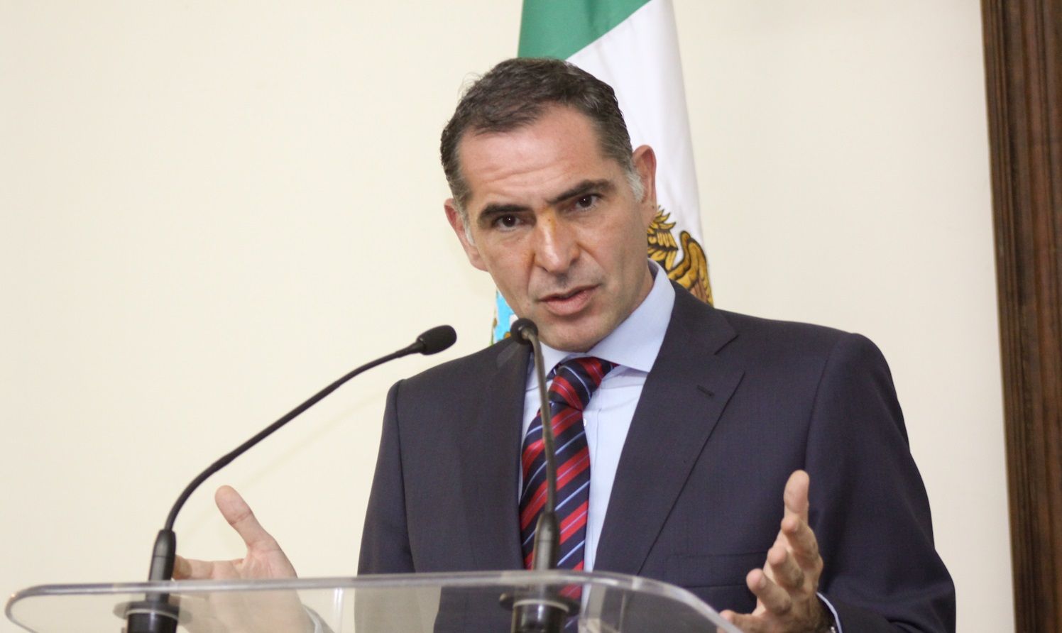 Anuncia Gabino Cué operativo de seguridad por bloqueos