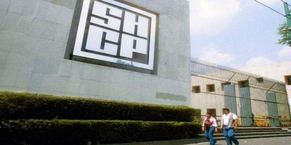 Prevé Hacienda más recortes al gasto en 2016 Prevé Hacienda más recortes al gasto en 2016