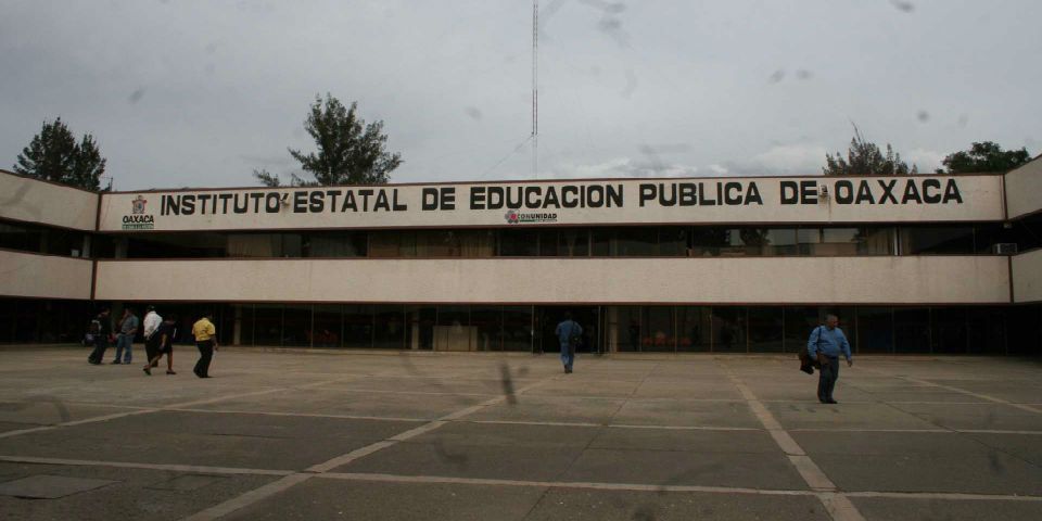 Acusan a dos líderes de la CNTE de robar 30 mdp - ieepo