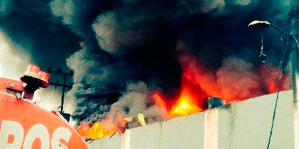 Se registra fuego en fábrica de Ecatepec