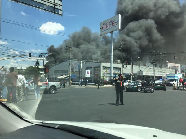 Incendio en Tlalnepantla deja un muerto