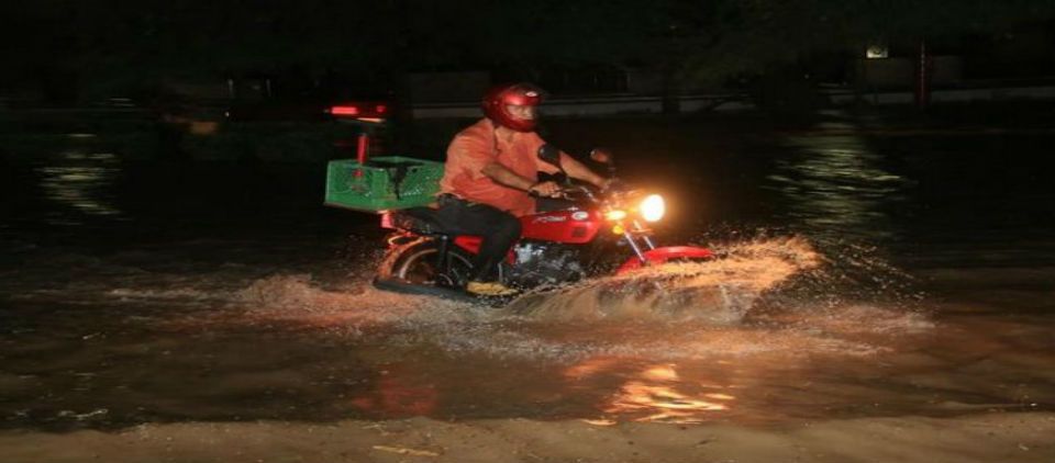 Tormenta inunda calles de Hermosillo