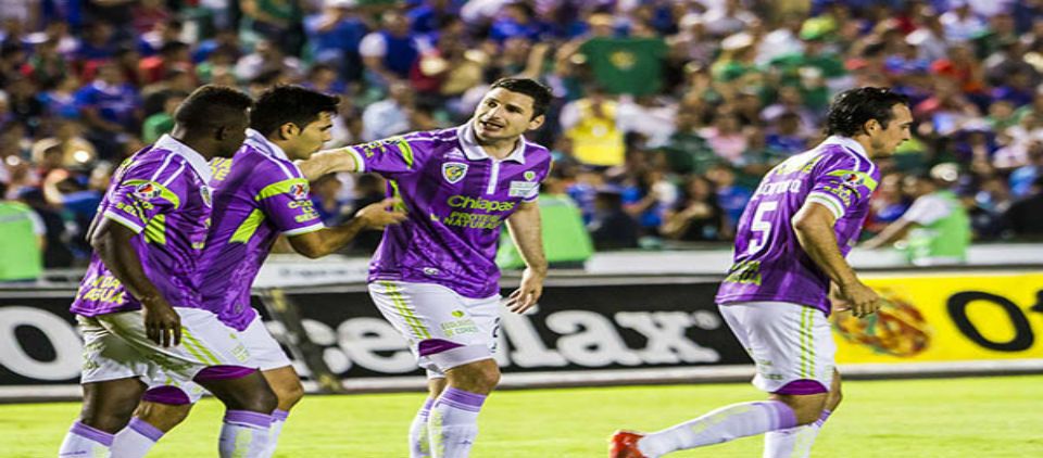 Jaguares enseña lo bueno al Cruz Azul