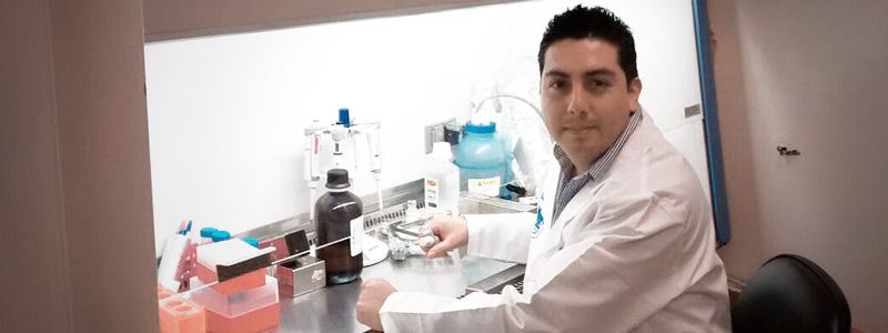 Mexicano pasa de vender tamales a estudiar en Harvard