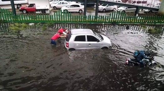 Ecatepec se inunda por lluvias
