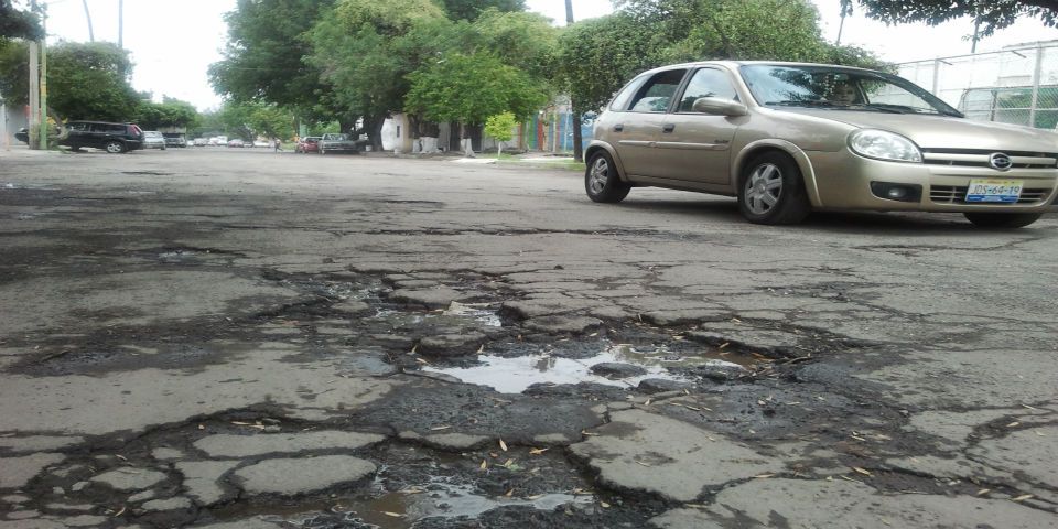 Lo que el GDF paga por daños hechos por baches