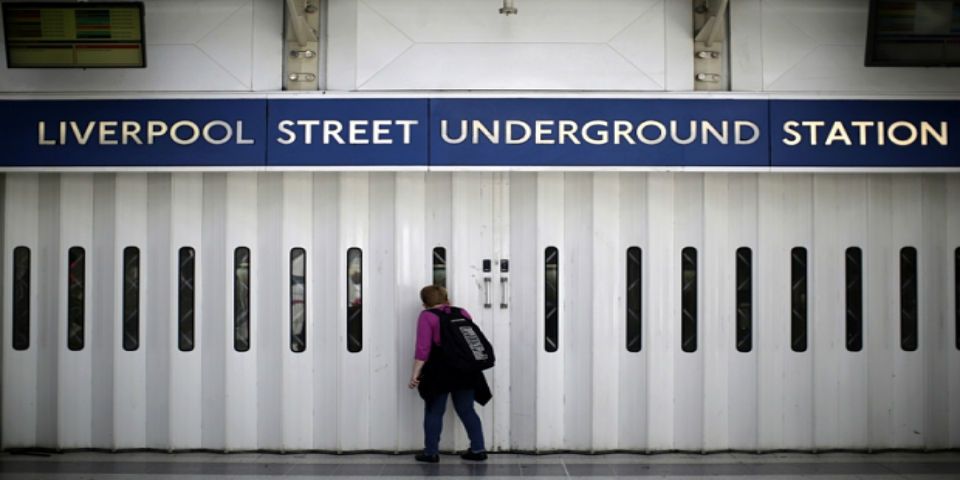 Pareja realizaría atentado en Metro de Londres