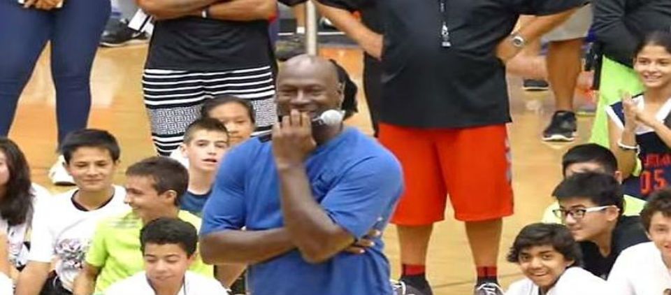 Video: niño impresiona a Michael Jordan