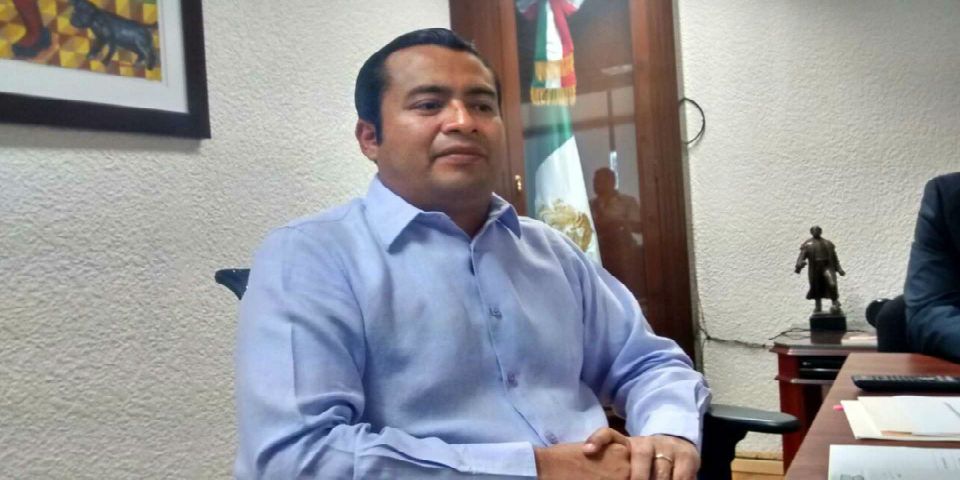 Las escuelas de Oaxaca no son de la Sección 22: Robles