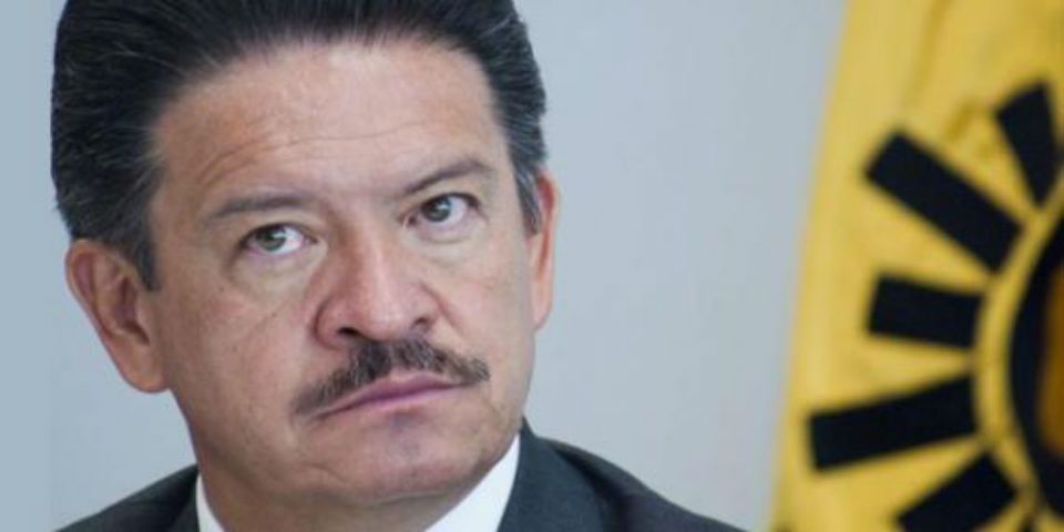 Pongo a disposición mi cargo como presidente del PRD: Navarrete