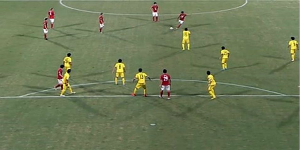 Paulinho imita a Roberto Carlos en Japón