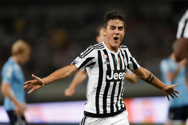Las 10 playeras de futbol más vendidas del año - paulo-dybala-supercopa-juventus