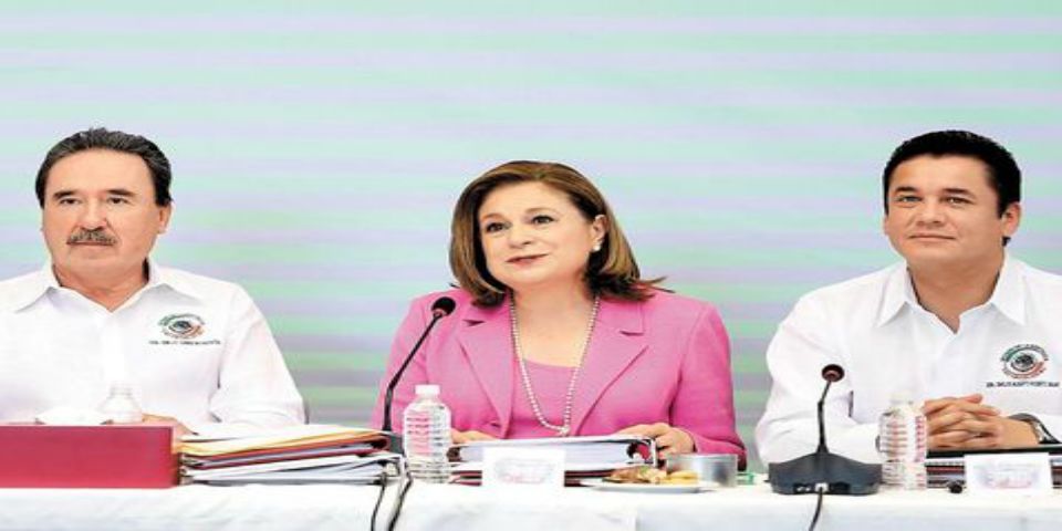 PGR entrega informe a CNDH por caso Iguala