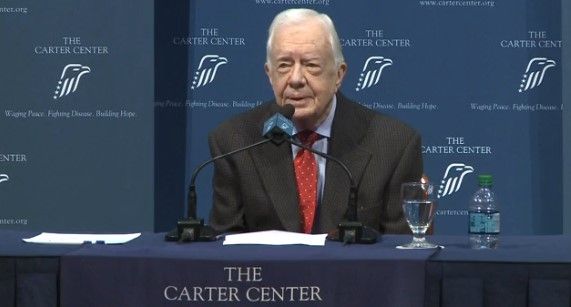 Jimmy Carter revela que tiene cáncer en el cerebro