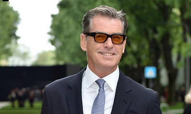 Detienen a Pierce Brosnan por portar un cuchillo en el aeropuerto