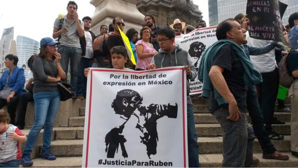 'Suman 109 periodistas asesinados en 16 años': CNDH - protesta-ruben-1