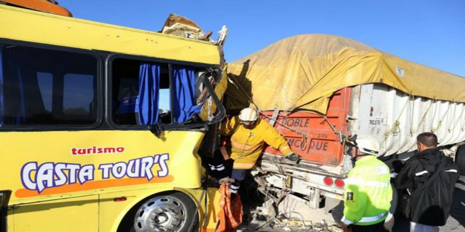 Accidente en la Autopista Puebla-Orizaba deja un muerto y 31 lesionados